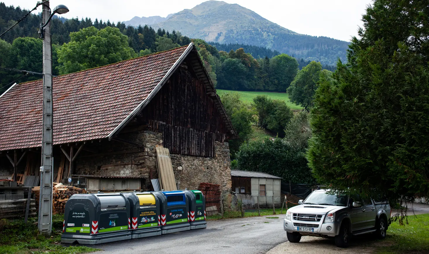 Nord Engineering containers next to a barn in a French mountain village