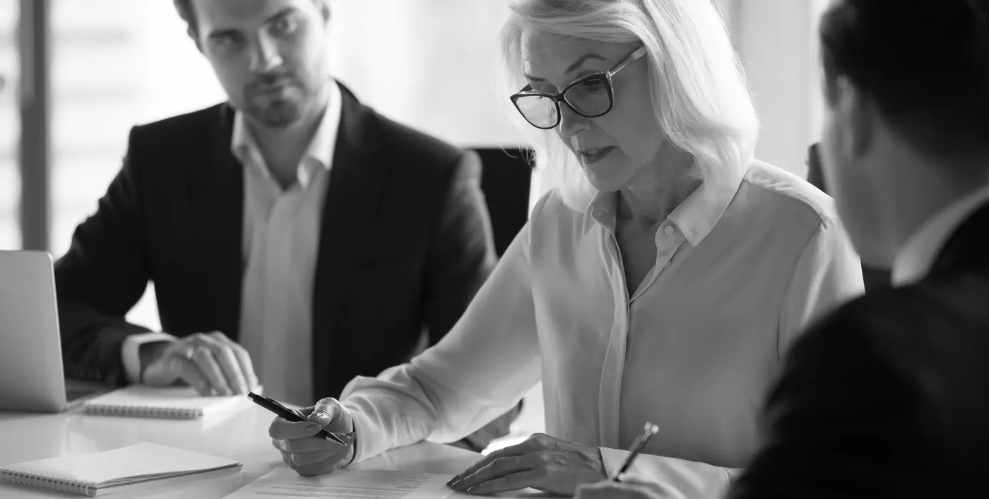 Easy Rent consultants meeting a client