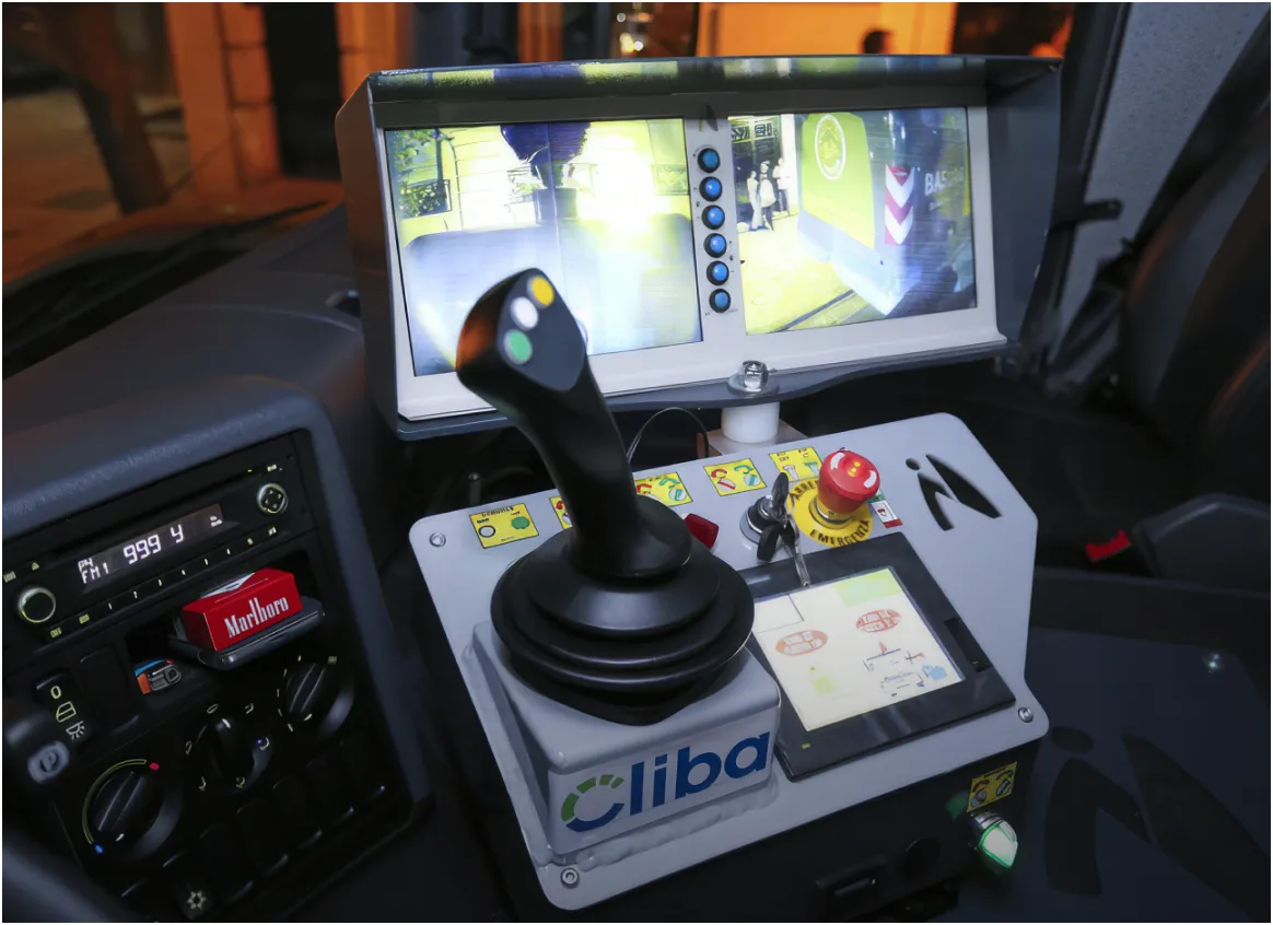 Control console of the Easy System in the cab